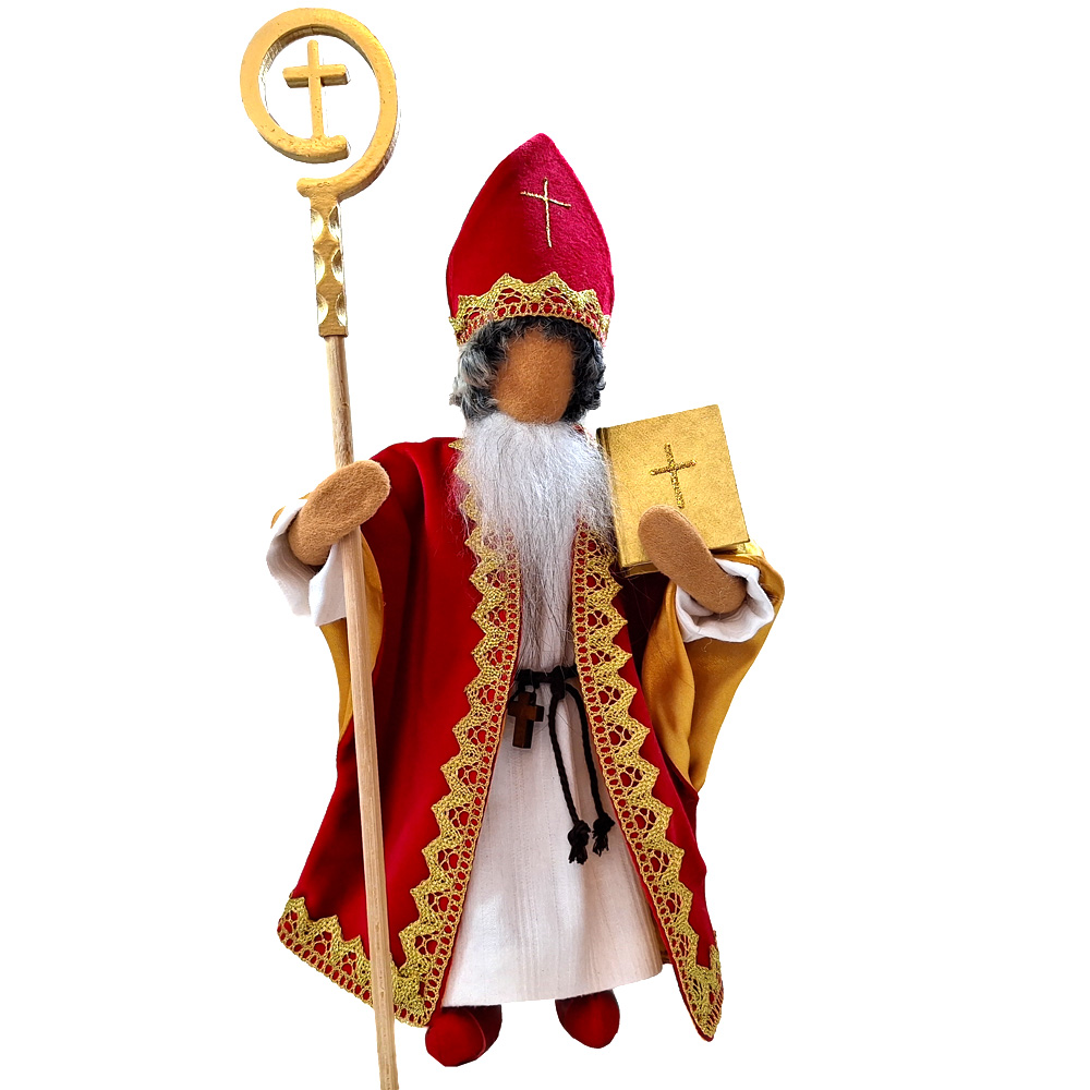 Nikolaus im aufwändig genähten Mantel